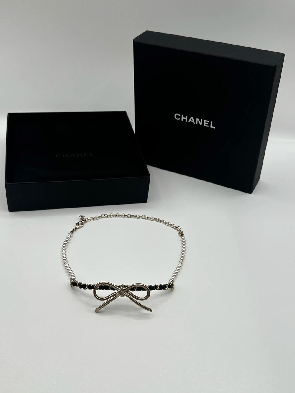 Chanel Pearl and Chain Choker Necklace Excellent